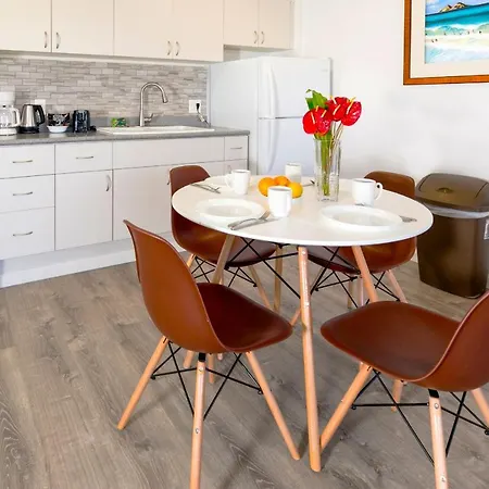 Warm Aloha Vibes, Mountain Views, Short Walk To Beach, And Free Parking Honolulu Exterior photo