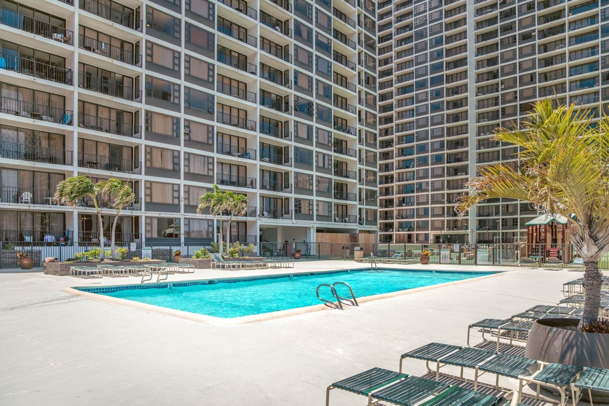 Warm Aloha Vibes, Mountain Views, Short Walk To Beach, And Free Parking Appartement Honolulu